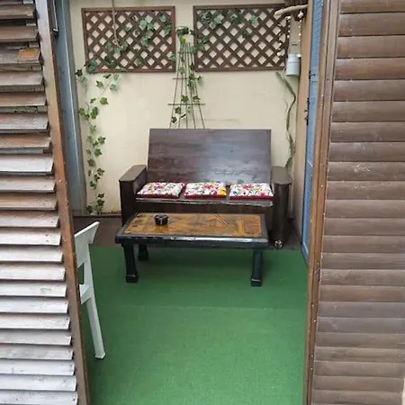 Avec Jardin Κολιούρ