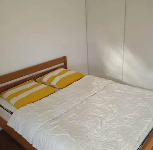 Avec Jardin Apartman *