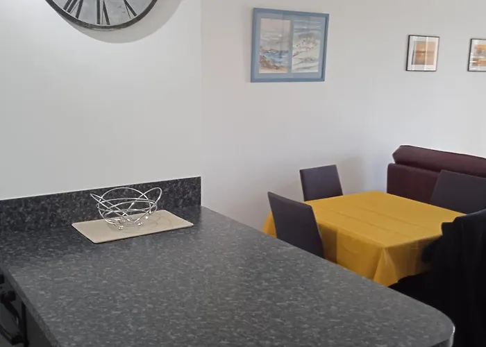 Avec Jardin Apartman *